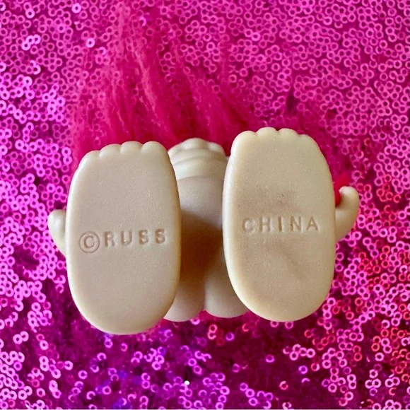 ❣️VINTAGE RUSS Valentine’s Troll Red Hair Heart Sign 3” Tall - Picture 4 of 4